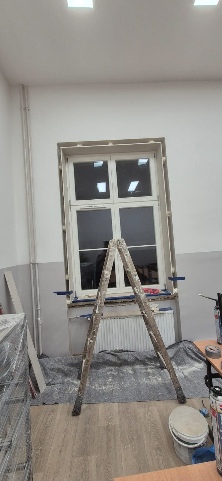 Montaż okien i elektrycznych żaluzji zewnętrznych 1