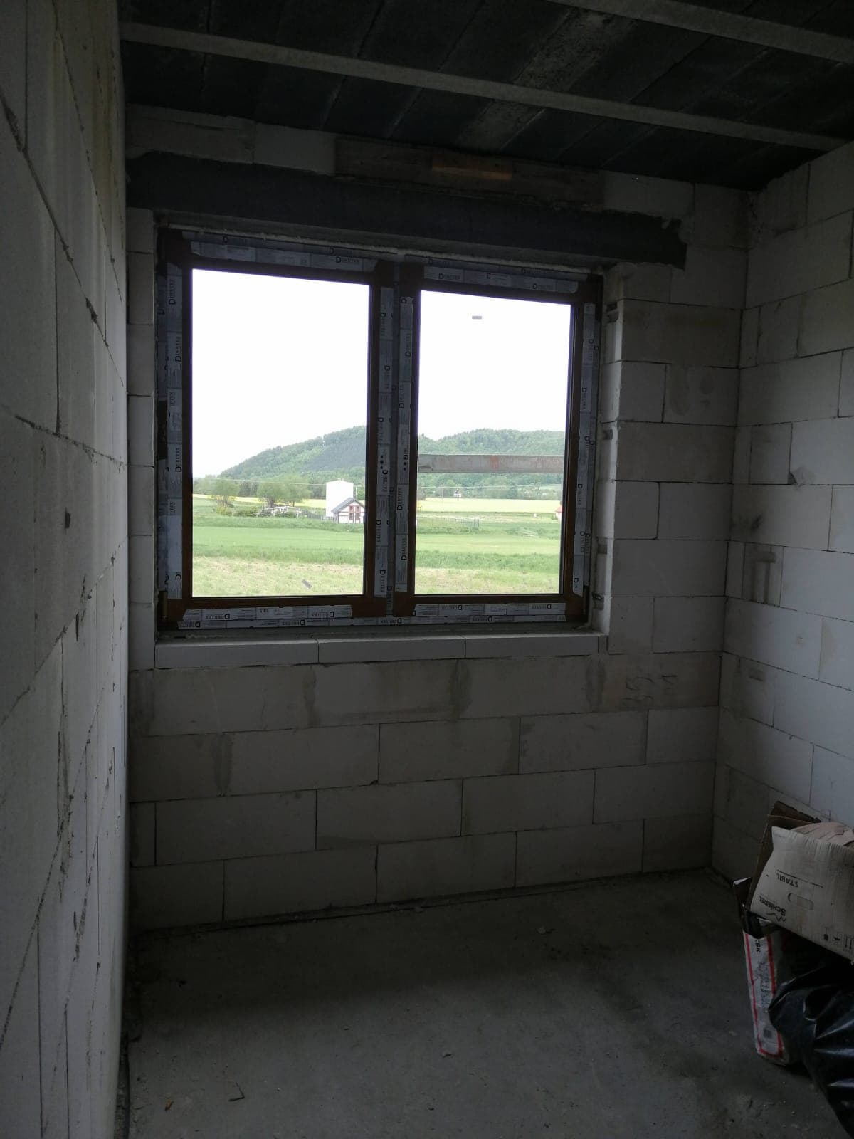 Montaż okien i elektrycznych żaluzji zewnętrznych 6